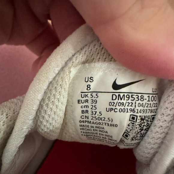 Nike AirMax 🤍 - Picture 6 of 6